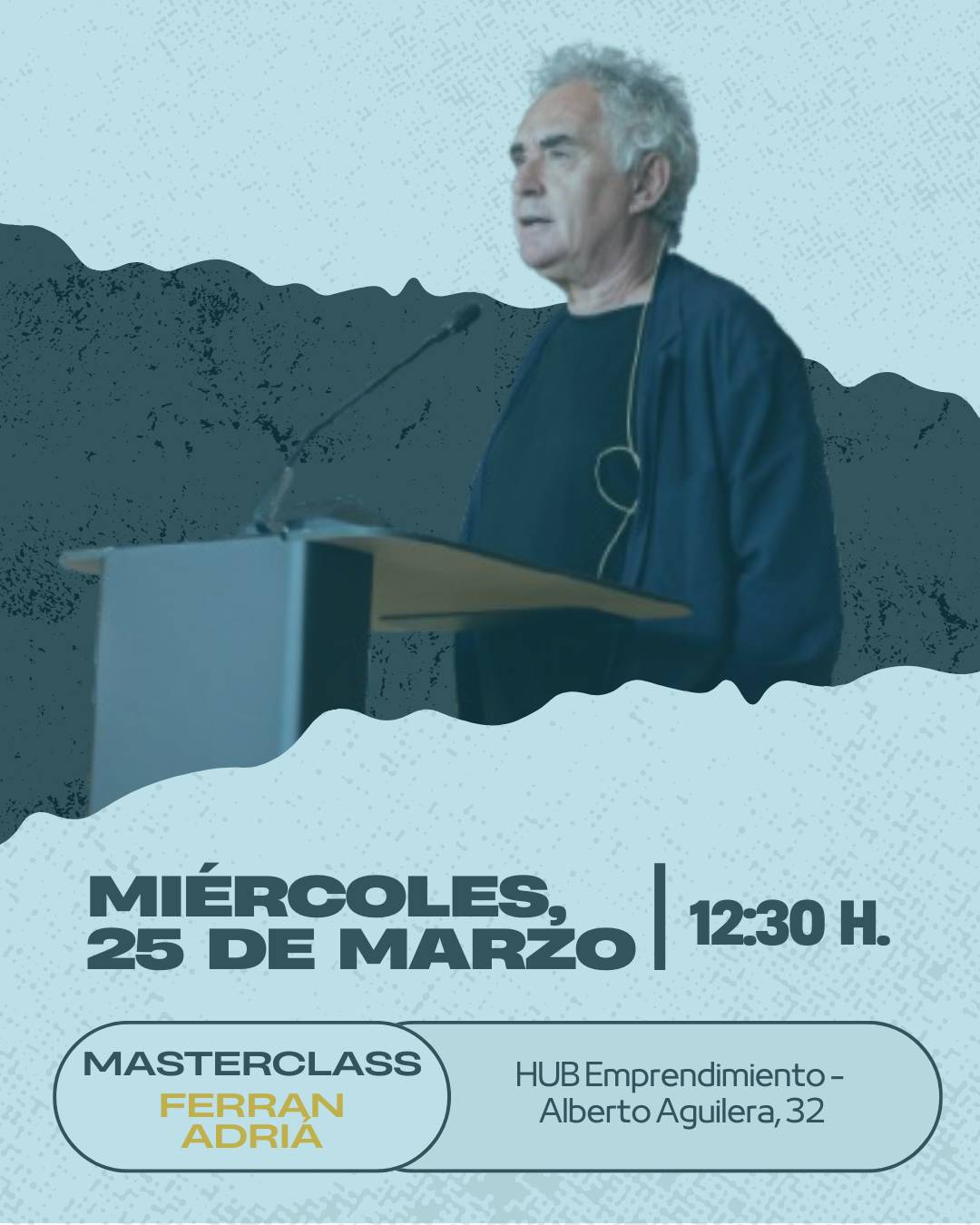 Profesor dando una masterclass en rueda de prensa en HUB Emprendimiento, Universidad de Comillas, Madrid.