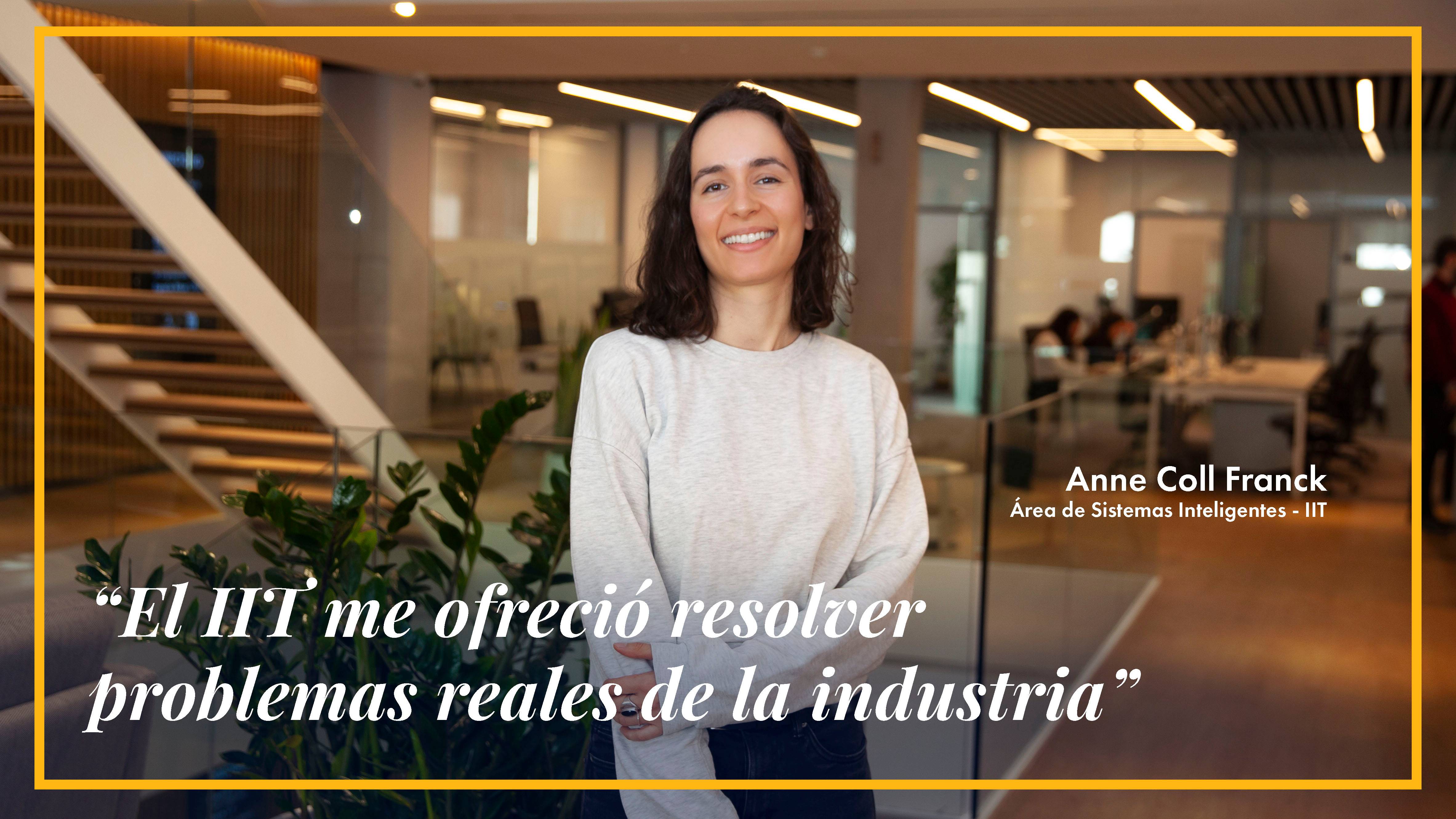 Retrato de una mujer en un ambiente de oficina con una cita sobre la resolución de problemas en la industria, promoción de la Universidad de Comillas.