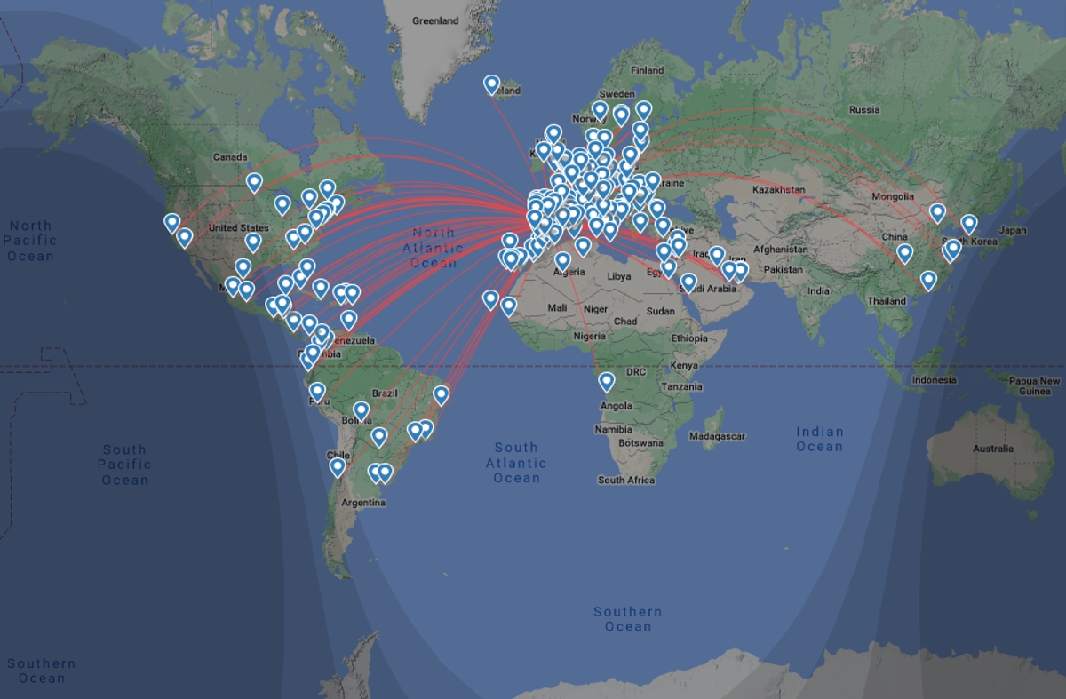 Un mapa mundial que muestra diversas ubicaciones con conexiones en forma de líneas rojas.