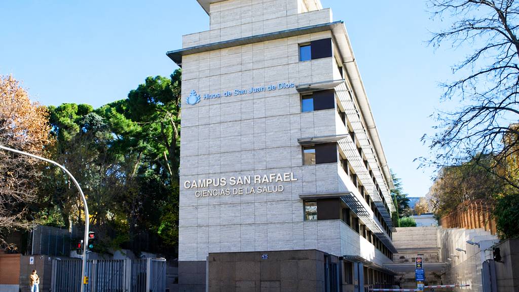 Edificio moderno que alberga el Campus San Rafael de Ciencias de la Salud.