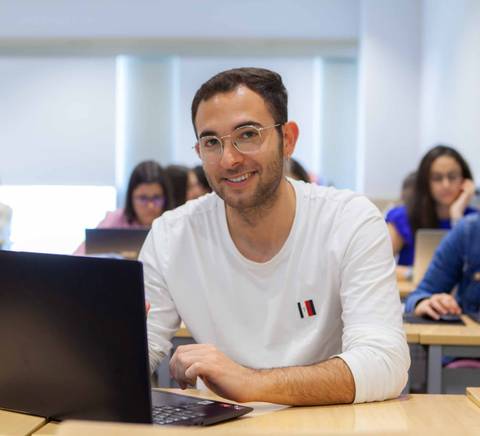 Becas Facultad Teología