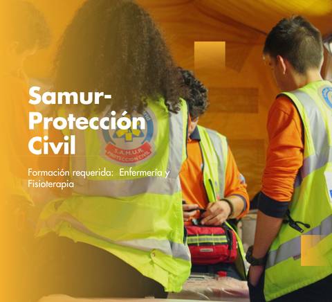 Three people in orange and yellow reflective vests labeled 'Samur-Proteccion Civil' are working at a medical station.