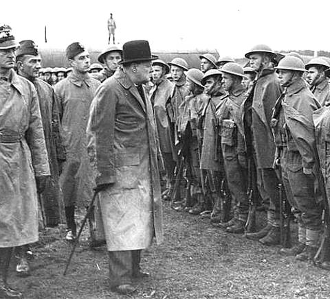 Winston_Churchill_reviewing_Polish_troops_in_England.png