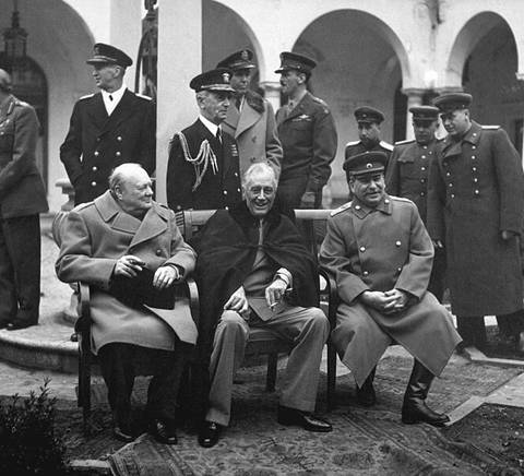 Yalta_Conference_(Churchill,_Roosevelt,_Stalin)_(B&W).jpeg