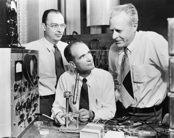 Bardeen_Shockley_Brattain_1948.jpeg