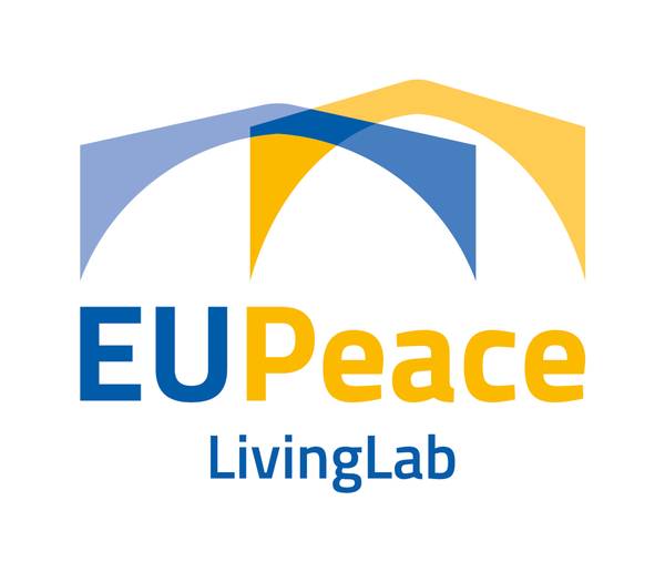 Logo del proyecto EUPeace LivingLab que representa la paz y la colaboración en Europa.