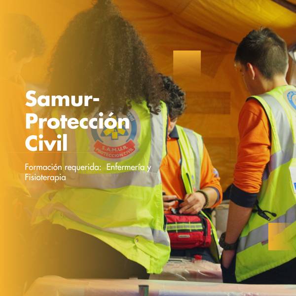 Three people in orange and yellow reflective vests labeled 'Samur-Proteccion Civil' are working at a medical station.