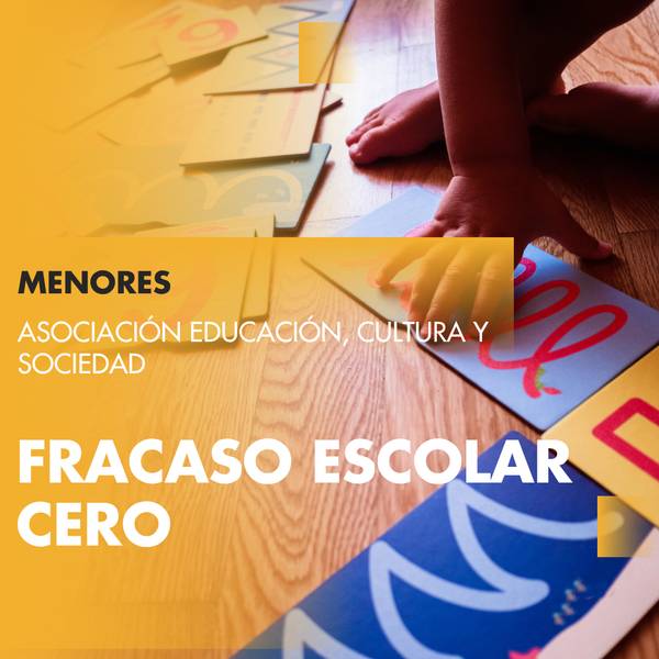 La imagen muestra una serie de tarjetas en el suelo con un mensaje relacionado con el fracaso escolar cero.