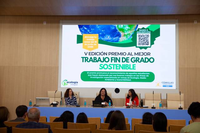 Acto de entrega del V Premio al Mejor Trabajo Fin de Grado Sostenible.