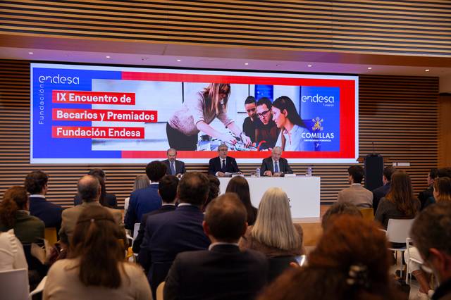 Un evento que reúne a becarios y premiados de la Fundación Endesa en un ambiente académico.
