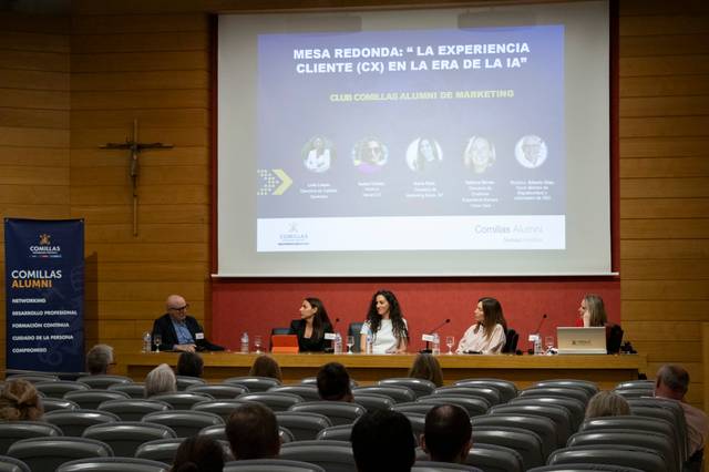 Una mesa redonda sobre la experiencia del cliente en la era de la inteligencia artificial.