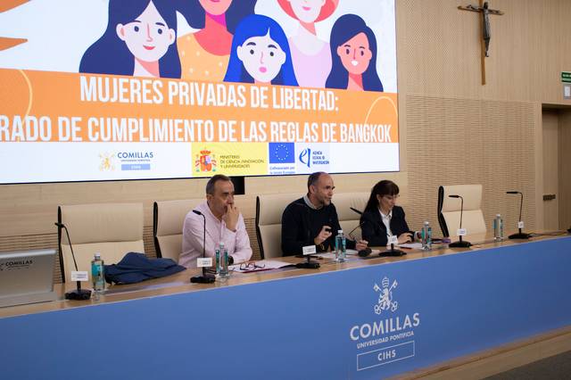 Un panel de discusión en la Universidad Pontificia Comillas sobre mujeres privadas de libertad y las reglas de Bangkok.