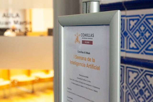 El cartel informativo sobre la Semana de la Inteligencia Artificial en la Universidad Comillas.