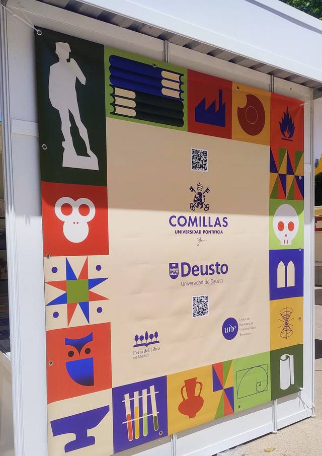 Una lona decorativa con elementos gráficos y los logotipos de las universidades COMILLAS y Deusto.