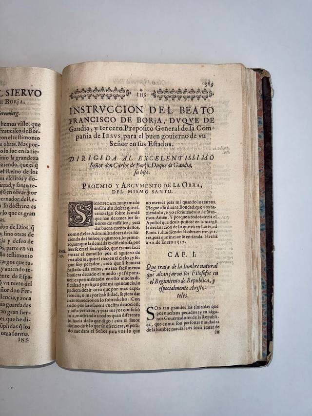 Una página de un libro antiguo que contiene instrucciones del Beato Francisco de Borja.
