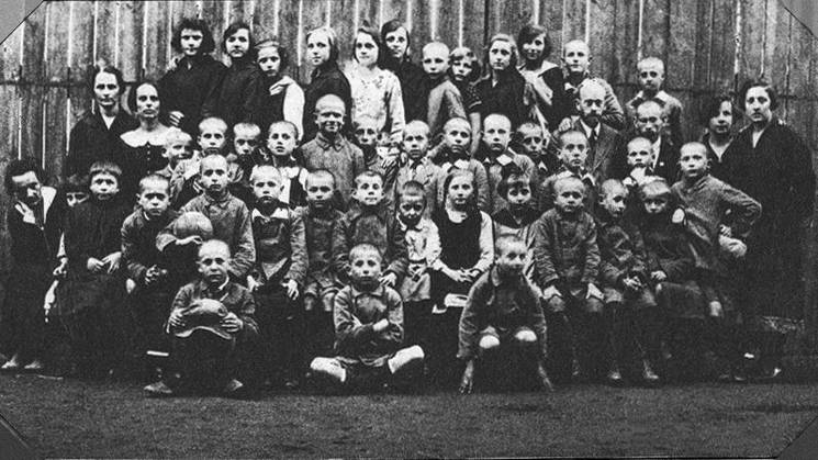 Janusz_Korczak_-_Nasz_Dom_-_1920-28.jpeg