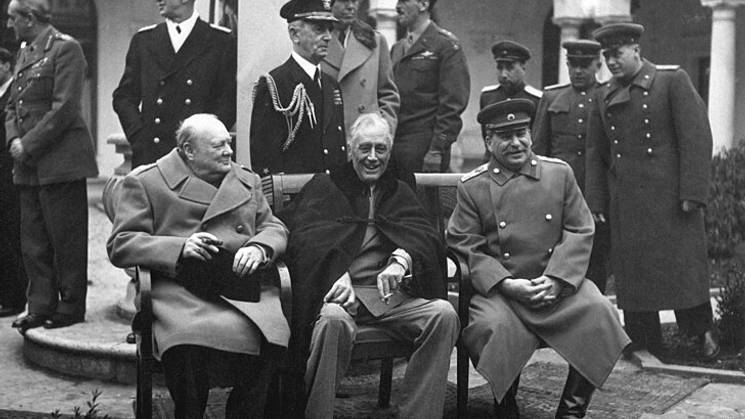 Yalta_Conference_(Churchill,_Roosevelt,_Stalin)_(B&W).jpeg
