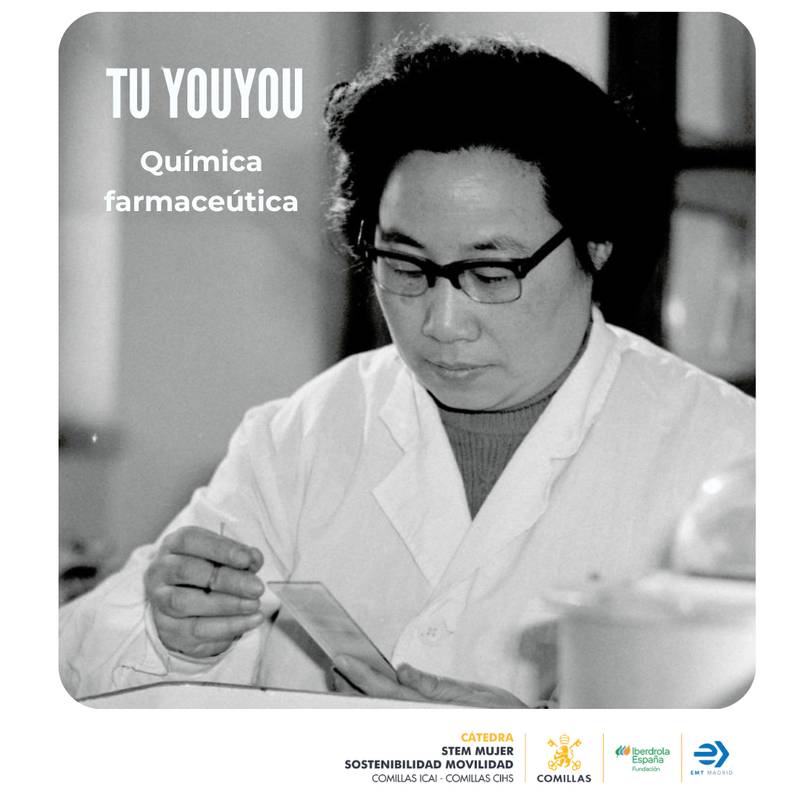 La imagen muestra a Tu Youyou, una química farmacéutica, trabajando en su laboratorio.