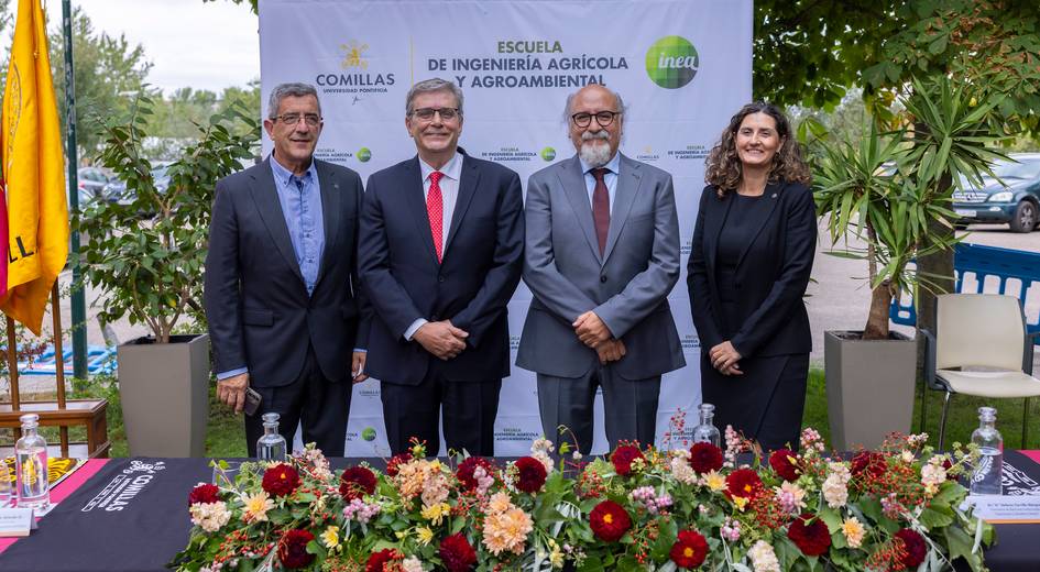 Toma de posesión de Pedro Piedras INEA