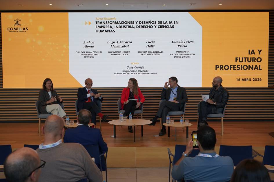 Una mesa redonda sobre transformaciones y desafíos de la inteligencia artificial en diversas áreas.