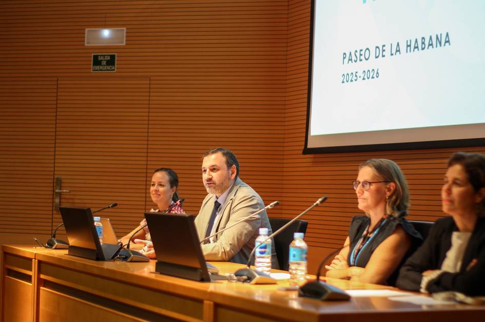 Profesores y el director gerente de la Fundación San Juan de Dios en el acto de bienvenida del curso 25/26