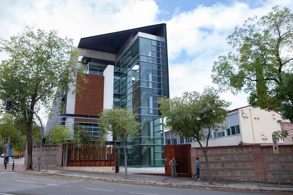 El moderno Campus Arrupe es el lugar en el que el Campus Senior de Comillas imparte docencia