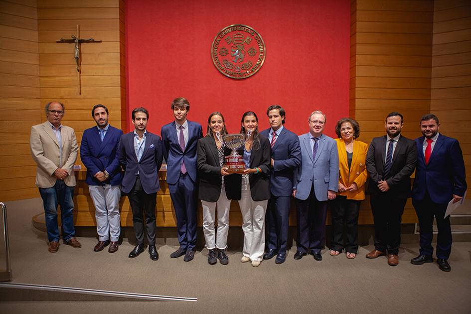 Participantes y miembros de jurado durante final del XXIII Trofeo Rector 