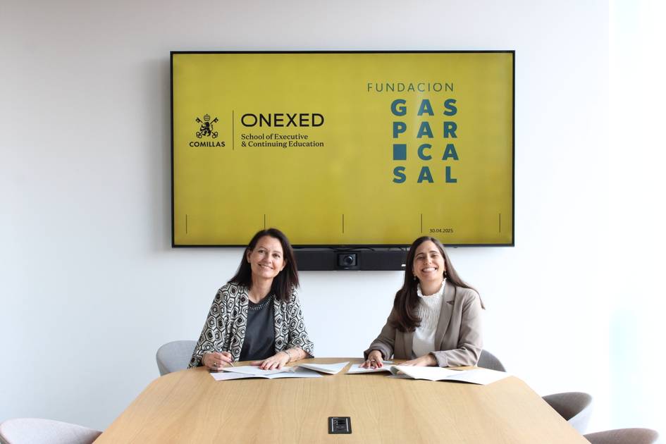 (de izqu. a dcha.) Elisa Aracil, Vicerrectora de Estrategia, Internacionalización y Ordenación Académica, y Alicia del Llano, Directrora  de Proyectos de la Fundación Gaspar Casal