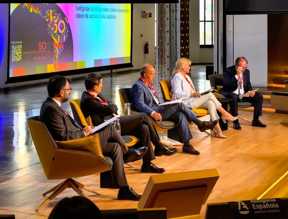 Un panel de expertos discute sobre el lenguaje jurídico claro como elemento clave de acceso a la justicia.