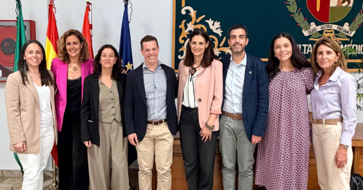 Almudena Arroyo Rodrígu ha sido nombrada secretaria de la nueva Junta Directiva de la Conferencia Nacional de Decanos y Decanas de Enfermería (CNDE) en el último pleno celebrado el día 8 de octubre de 2025. 