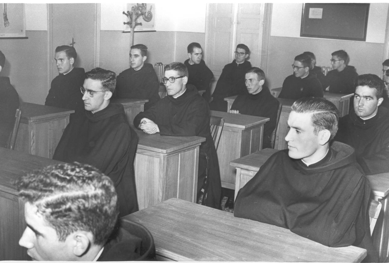 Escuela de Ayudantes Técnicos Sanitarios del Hospital San Rafael en Madrid, 1957