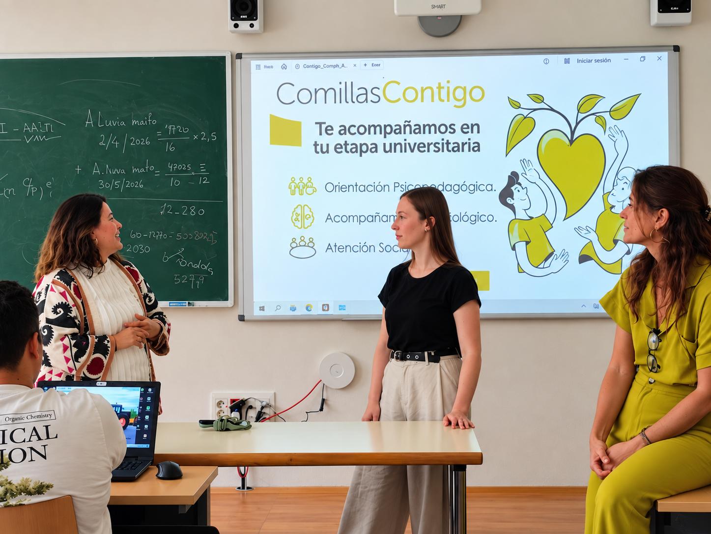 Una presentación en un aula universitaria sobre el apoyo a estudiantes.