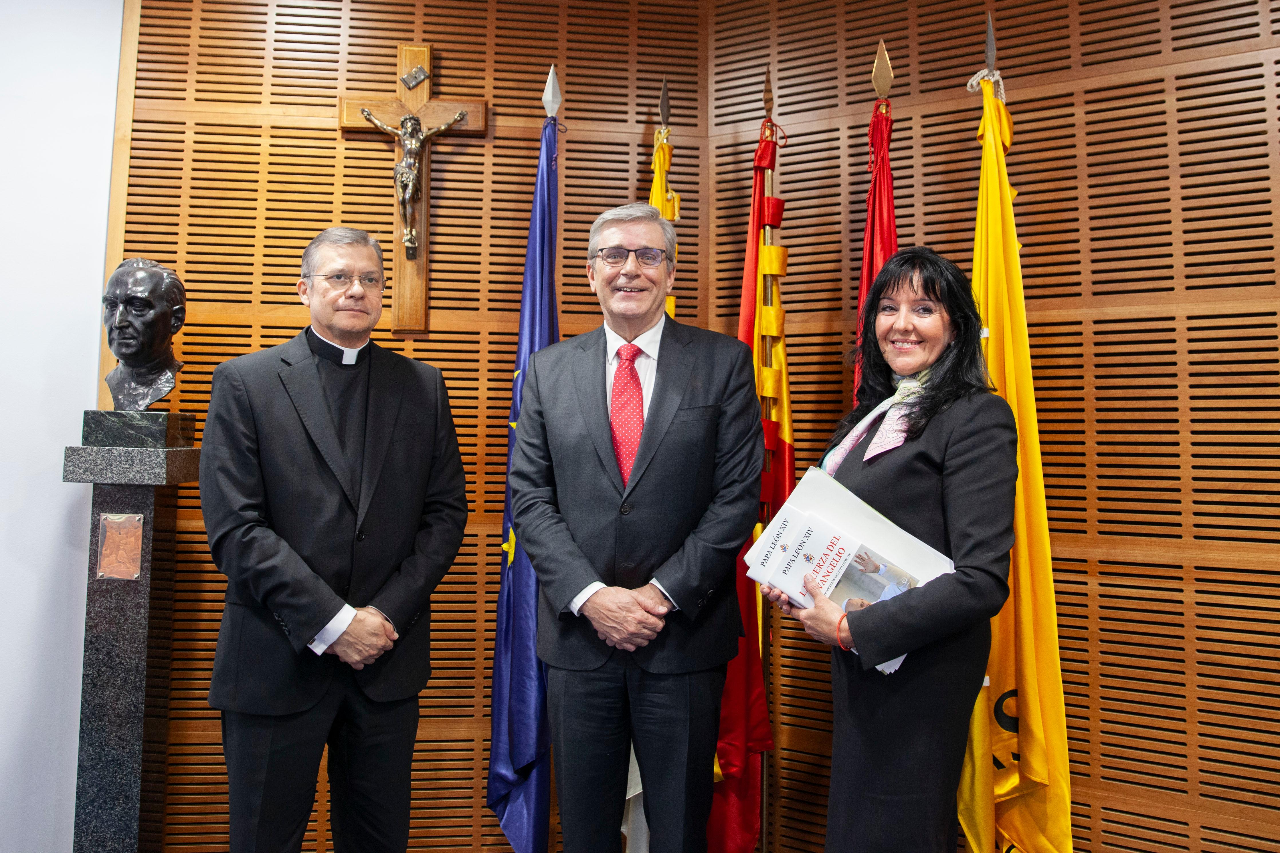 Presentación libro Papa (14-04-2026)_10.jpeg