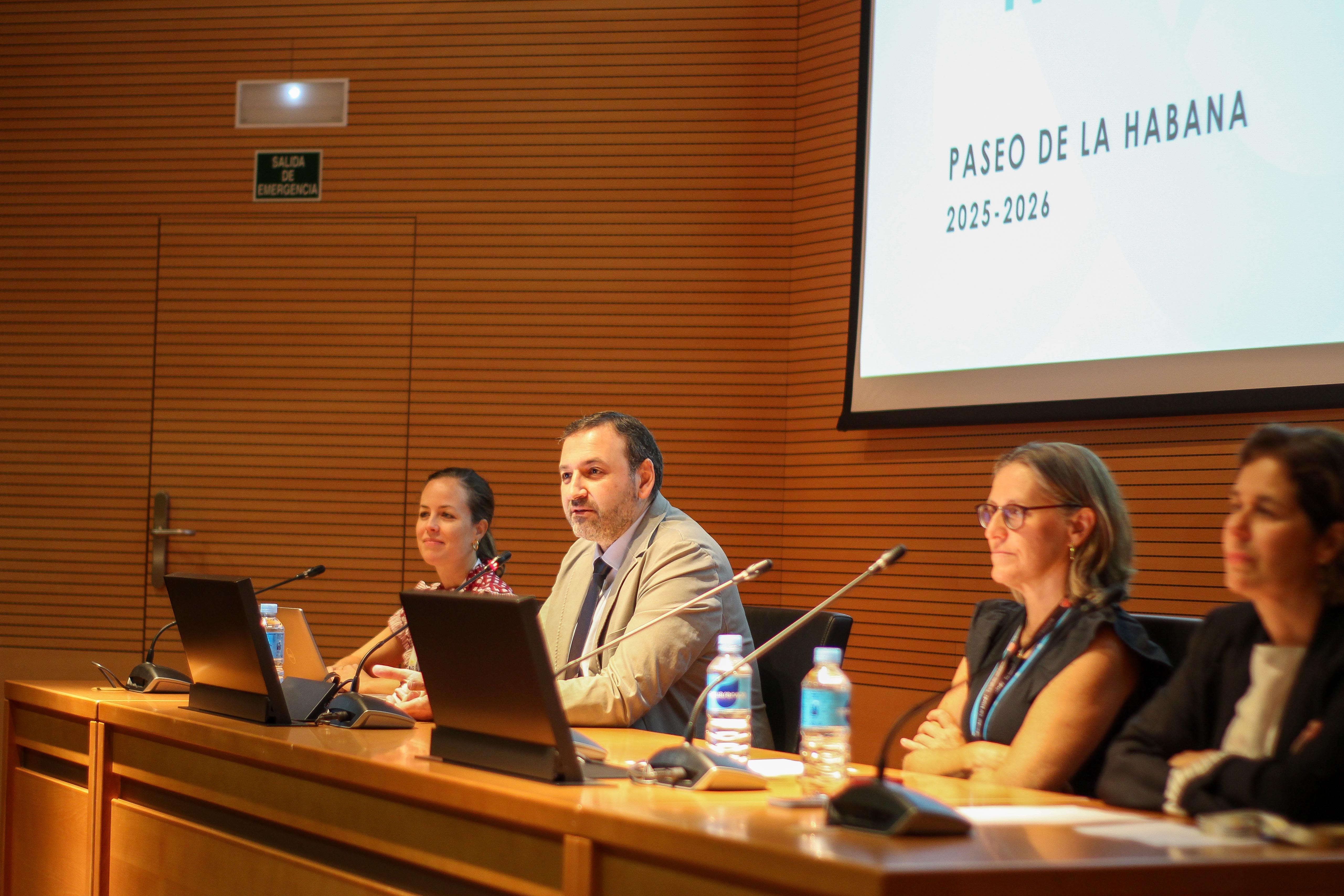 Profesores y el director gerente de la Fundación San Juan de Dios en el acto de bienvenida del curso 25/26