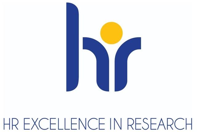 Logo que representa la excelencia en investigación de recursos humanos.