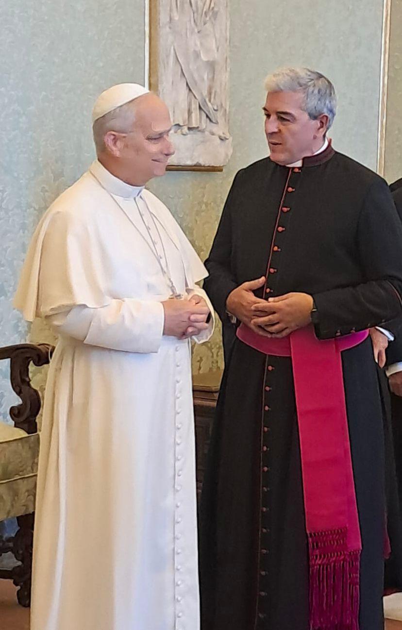 Carlos Morán con Papa León XIV.jpeg