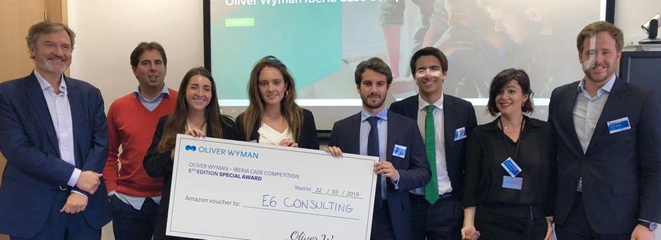 El grupo de alumnos de Comillas en el Iberia Case Competition