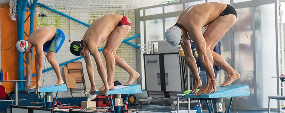 Carlos Álvarez obtuvo oro en 100 metros libres en el Campeonato Universitario de Natación de Madrid