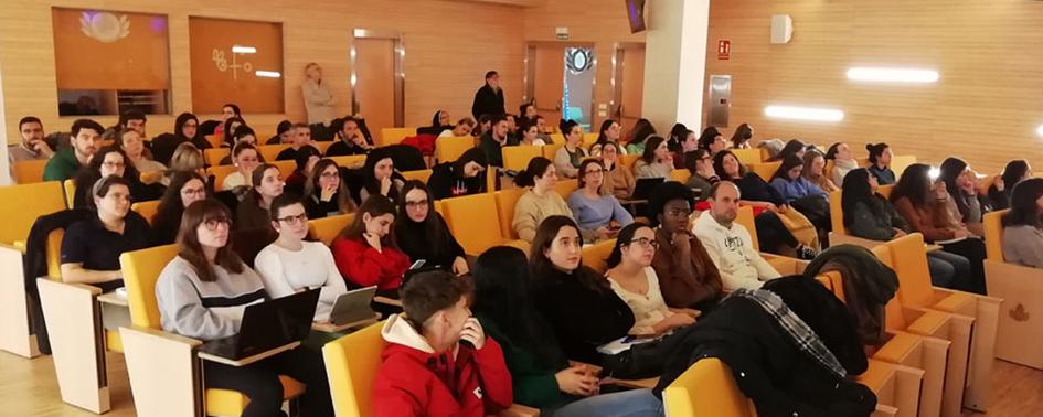 Asistentes en el curso “El papel de la participación comunitaria en salud”.