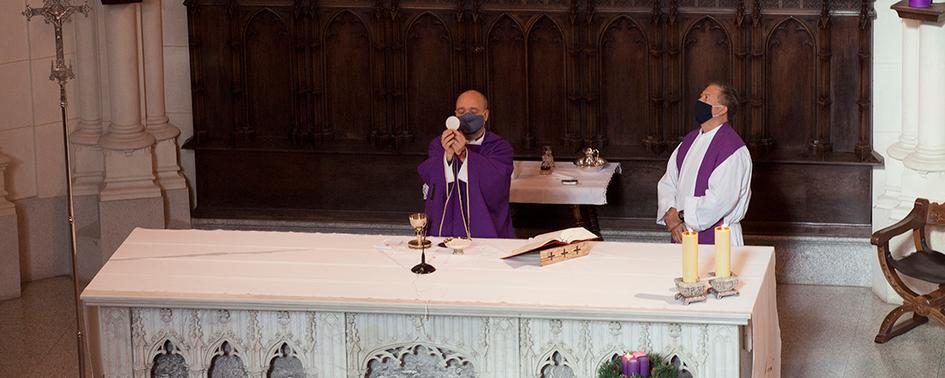 La Eucaristía de inicio de Adviento se celebró en nuestras sedes de Alberto Aguilera y de Cantoblanco