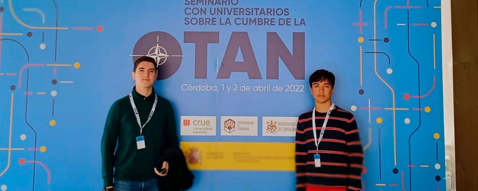 César Jáñez y Alejandro Martín en su participación en el seminario universitario sobre la Cumbre de la OTAN