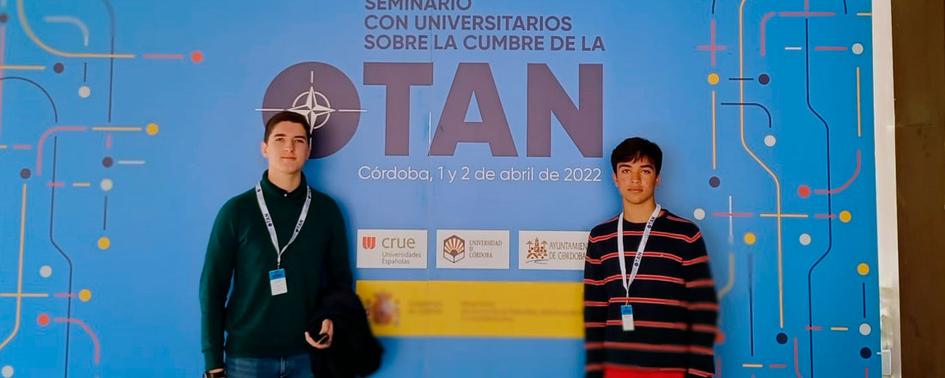 César Jáñez y Alejandro Martín en su participación en el seminario universitario sobre la Cumbre de la OTAN