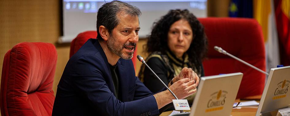 Comillas CIHS celebró el Día mundial del trabajo social con una charla del autor del documental “Los ojos de la guerra”