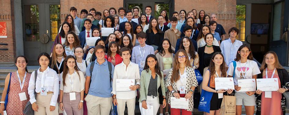 50 alumnos de entre 15 y 17 años vivieron su primera aproximación al mundo del derecho a través de una simulación parlamentaria