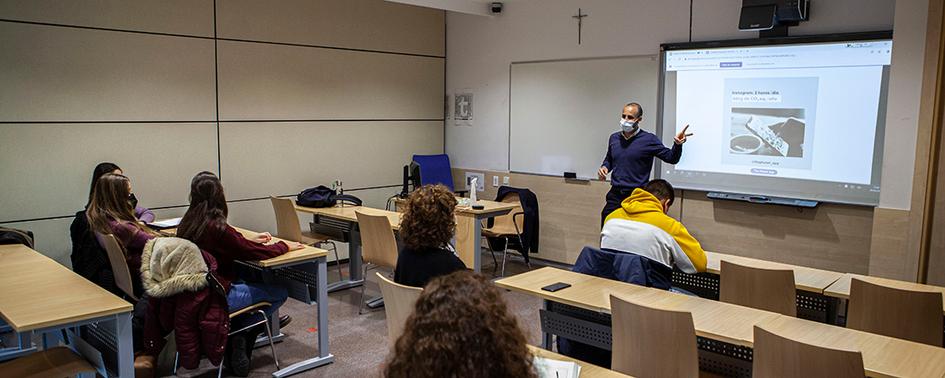 El Programa de Ecología Integral y Sostenibilidad de Comillas CIHS organizó un taller para calcular la huella de carbono