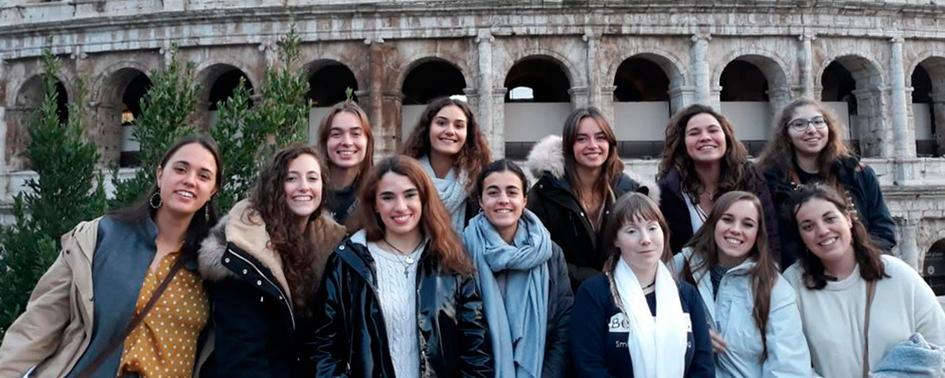 Las doce estudiantes de Magisterio que participaron en el  I Can Children’s Global Summit
