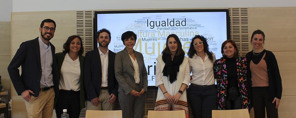 Comillas CIHS reunió a Beatriz Llanos, a Paloma Piqueras y a Ángela Paloma Martín, tres expertas en comunicación política, para hablar de igualdad