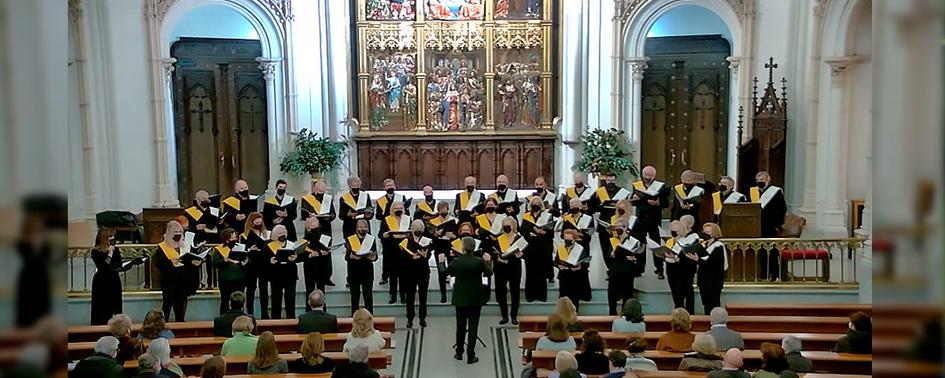 Una iglesia abarrotada acogió esta ya tradicional cita, que se pudo seguir de manera bimodal