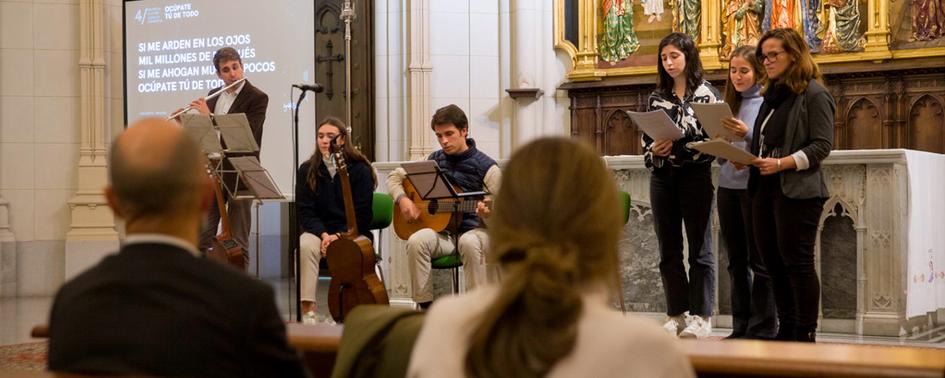 El servicio de Pastoral de Comillas organizó un concierto-oración amenizado con textos de san Ignacio y música