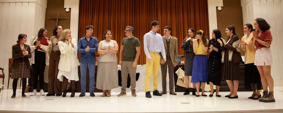  El grupo de teatro Aula E-301 hizo una lectura dramatizada de "Historia de una escalera"